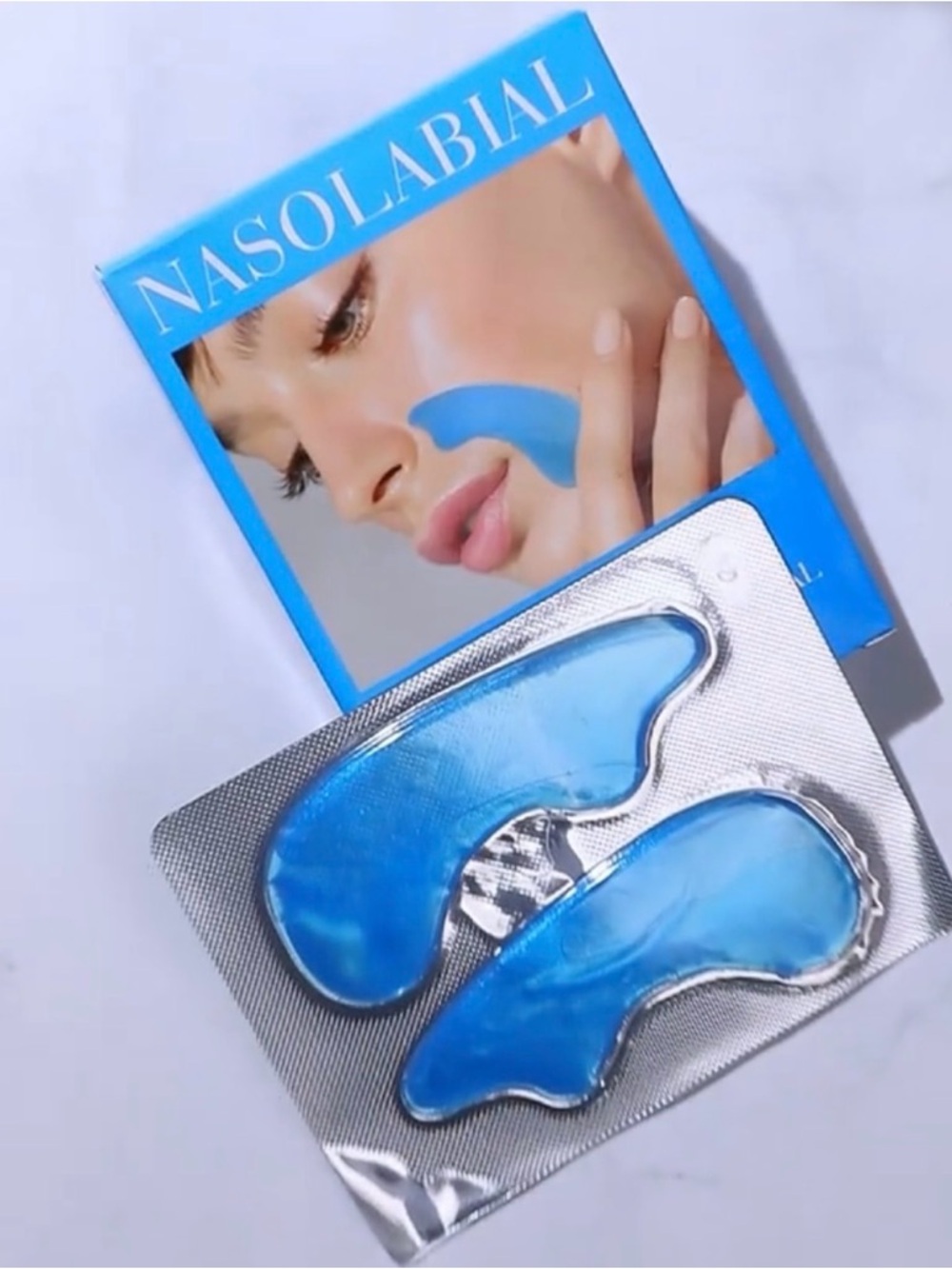 Travel kit of Hyaluronic Acid Moisturizing Nasolabial Folds Patch - Blue - Picture 2 of 9